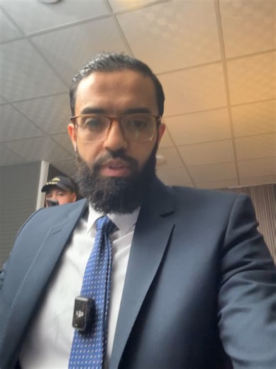 ‏حافظ القرآن بطريقة عجيبة #القرآن_الكريم #قرآن #القرآن