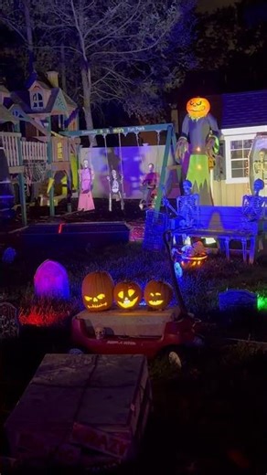 Halloween animatronic at 17 Cadmus street Nutley NJ (Nutley Halloween house)