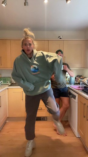 Who’s ready for halloween?! 🎃#pamelapumpkin #spookyscaryskeletons #husbandwifecomedy #fyp #foryou #foryourpage