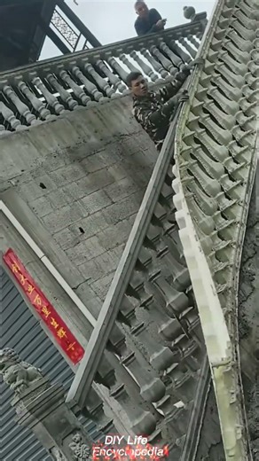 Building Escalator Model Demolition Process