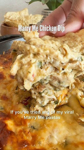 Marry Me Chicken Dip Full Recipe: https://goldengracekitchen.com/marry-me-chicken-dip/ You can also Google golden grace kitchen marry me chicken dip. #chickendip #Hotdip #marrymechicken #partydip | The Golden Grace Kitchen