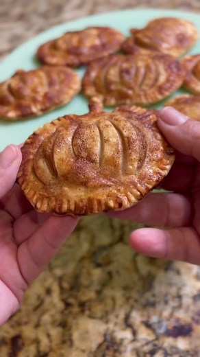 Easy Pumpkin Hand Pies Recipe