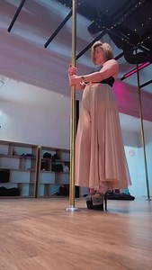 Hot tip: Surround yourself with women who inspire you to carve our time for yourself and tap into your divine feminine Hotter tip: Start with joining a 5 week beginner pole program to help you reconnect with yourself Hottest tip: Join our 5 week She’s Back program designed to do all of that and more. Now open and we have a spot with your name on it. Comment SHE CAN to get started. It’s that easy #selflove #poledancing #polejourney | Addictive Pole Fitness