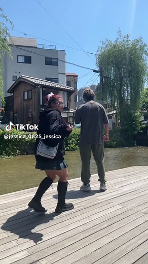 足太でもミニスカを楽しむ！