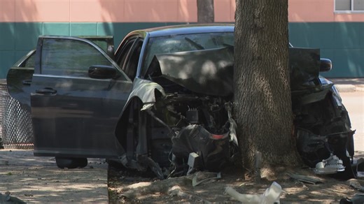 4 bank robbery suspects in custody after chase ends in crash in SE Houston