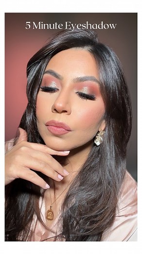 My FIRST ever Urdu/Hindi Eyeshadow Tutorial 💗🧡 Let me know in the comments ⬇️ if you want me to do more of these 🫶✨ Urdu/Hindi part was inspired by beautiful @faiza.hyder …if you aren’t already following her then you should 🙌 Products: @morphe2 concealer @treslucebeauty La Flor De Mexico Palette @hudabeauty brown eyeliner pencil @amazon lashes @benefitcosmetics fanfest mascara . . . #eyeshadowtutorial #5minutemakeup #makeuptutorials #bridalmakeup #easyeyeshadow #beginnermakeup #makeupvideo #