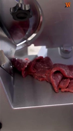 Day 6 of Walton's 13 Days of Christmas! Grind, Mix, and Slice! #sale #food #christmas