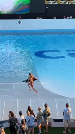 New way to enjoy a wave pool: running to the waves!