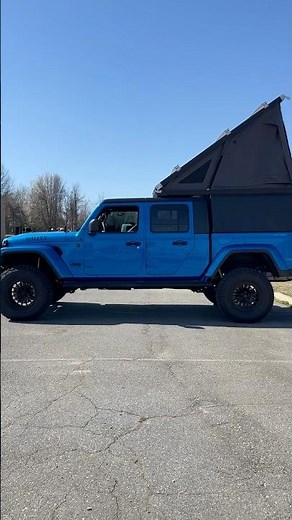 Go fast Camper on a Blue Gladiator 💙