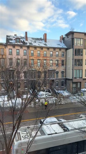 Massachusetts National Guard members were out across the city helping the MBTA clear snow from bus stops. ❤️ 📹: @msims37 | Only In Boston