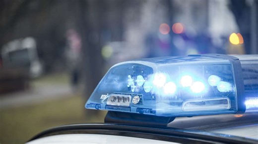 Zollernalbkreis: Frau muss husten und landet mit Auto im Graben