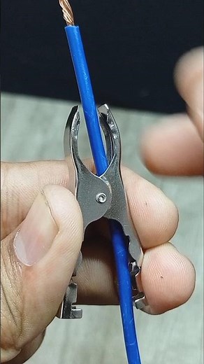 🔌 Life Hack How to Easily Connect a Crocodile Clip to a Wire Wish You Knew Sooner 🐊✨ #ElectricalTips