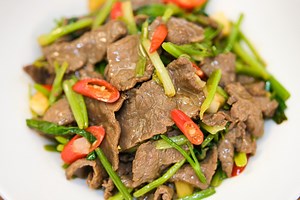 9.8K views · 308 reactions | If I’m hosting relatives or close...