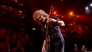 Queen - We Will Rock You (The Prince's Trust Rock Gala 2010) | Videos Musicales Solo En Hd