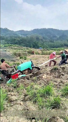 Pulling a Stuck Tractor: How Teamwork Frees a Mud‑Trapped Farm Machine