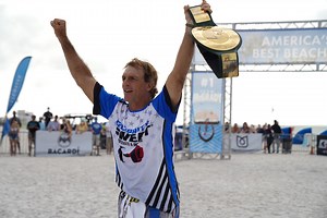 The 24/7 Championship changed hands twice as R-Truth lost and then reclaimed his title to Doug Flutie at a Celebrity Flag Football game! #CelebSweat | WWE