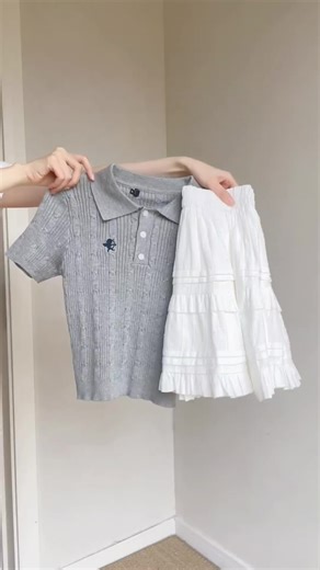 Inspirasi Outfit Pake Rok Ruffle Mini Lucu dan Stylish