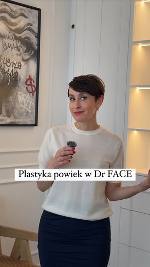 Dzisiaj u nas same zabiegi odmładzające okolicę oczu, czyli: • plastyka powiek górnych i dolnych • lifting brwi i czoła klasyczny • lifting boczny brwi Wszystko to jest możliwe w znieczuleniu miejscowym, z szybką rekonwalescencją, z fantastycznymi efektami odmłodzenia o kilkanaście lat 🙌 Terminy są dostępne. Zapraszamy do @doktor_stella - chirurga plastyka. Jeśli chcesz skorzystać z bezpłatnej konsultacji online dostać rekomendację zabiegu dopasowanego do Twojej sytuacji, skomentuj >> CHCĘ