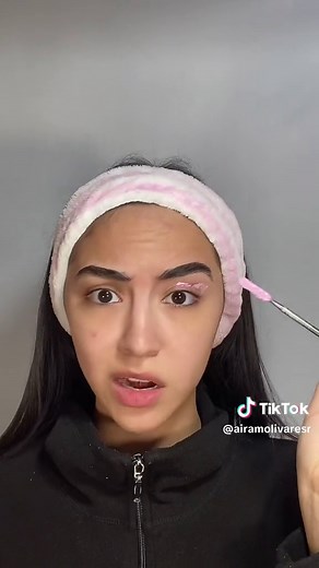 Transform into Draculaura with this adorable makeup tutorial