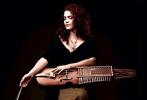 Ana Alcaide - Mikdash (Song) lyrics