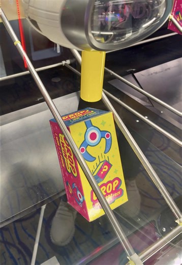 I can’t believe this happened at the anime girl claw machine 😡 #arcadewarrior #animegirl #arcade #hatsunemiku #fyp