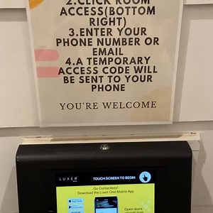 Need to access the package room using our luxer system but maybe the carrier didn’t send you a code? That’s ok! Just get a temporary access code sent to your phone! We want everyone to use all the amenities to the max ability. This video shows a trick on how to get a temporary access code sent straight to your phone within seconds! 📦 | Vintage Gateway Apartments