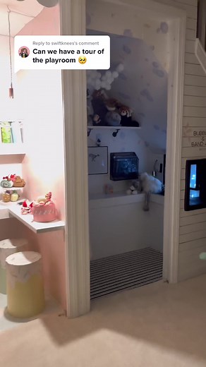 Replying to @swiftknees Here ya go!!! #handmadegifts #coolhouse #homeprojects #christmastiktok