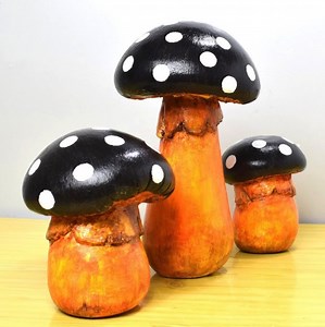 DIY cement mushrooms for your garden! | MetDaan Creative