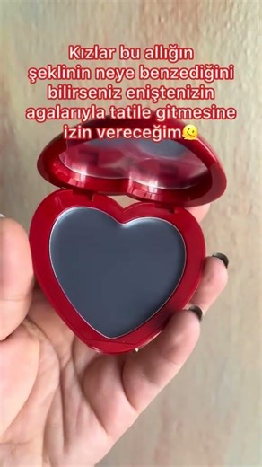 Kızlar size güveniyoruummm • • • • #girls #girlssupportgirls #fypage #kesfet #öneçıkar #red #makeup