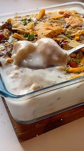 Maham on Instagram: "Daal ke Dahi Baray These dahi baray or bhallay turn out so soft and fluffy without using any baking powder or soda! ✨Save the recipe! You need: 1 cup maash daal OR 1/2 cup maash & 1/2 cup moong daal 1/2tsp ginger, crushed 1/2tsp cumin, dry roasted and crushed 500g fresh yogurt 1/2 cup cream 1/4 cup milk 1/3 cup sugar Salt to taste Imli chutney Green chutney Chaat masala Roasted and crushed cumin seed Roasted and crushed coriander seeds Papri Pomegranates Slims Wash daal two 