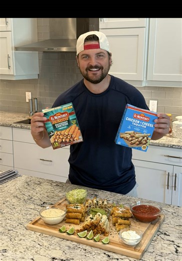 Touchdowns and Taquitos! El Monterey Extra Crunchy Southwest Chicken Taquitos are the perfect big game snack. Find your closest store at the link in my bio. @elmontereyfoods #ad #ElMonterey #Appetizers #EasySnacks