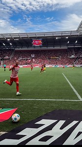 Das Positive mitnehmen: Zwei 🔝 Kopfballtore gegen den BVB. Weiter geht’s 👊 #scf #scfreiburg #bundesliga | SC Freiburg