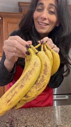 Banana Zucchini Chocolate Chip Muffins Moist & crazy delicious. What my teen daughter takes to school for breakfast and snack daily. These freeze beautifully. Also a great way to use up all those EXTRA bananas . Recipe: 4-5 ripe bananas 1 large zucchini, grated 1/3 cup avocado oil 3/4 cup coconut sugar 1 large egg 1 tsp vanilla extract 1 2/3 cup flour 1 tsp. Baking powder 1 tsp. Baking soda 1 tsp. Salt Chocolate chips In a large mixing bowl, mash your bananas and grate your zucchini. Then add yo