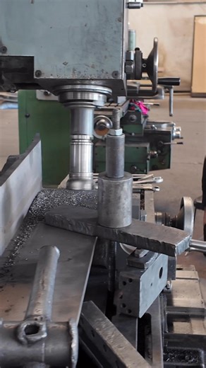 155K views · 1.2K reactions | Conventional milling using a shell cutter ️ #milling | مصنع الجندى للصناعات المتطورة-El Gendy for Advanced Industries | Facebook