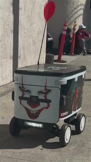 Alex Hirsch and the Clown-Bot | #alexhirsch #shorts #deliveryrobot #losangeles