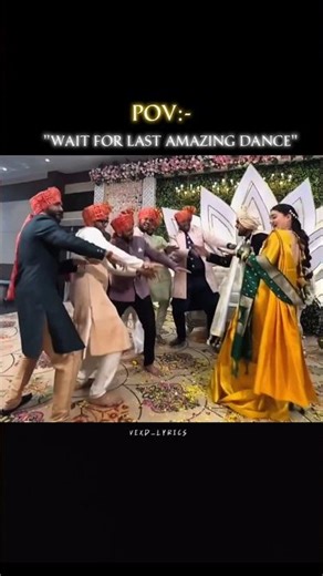 Tujhe Eski Bhabhi Bana Du Aa Chalti Kya || friends funny dance || WhatsApp (Lyrics) Dance Status ||