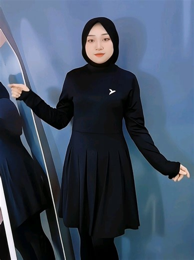 Olahraga jadi lebih nyaman kalau bajunya mendukung. Tunik activewear long sleeve dengan fitur roundhand, lengannya nggak naik, gerak jadi lebih bebas. Bahannya adem dan lentur, modelnya panjang, rapi, dan tetap feminin. Cocok buat olahraga atau aktivitas harian. #fypindonesia #fypviral #olahragawanita #bajusporty #tunikwanita