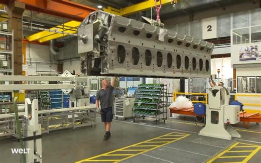 建造大型船用柴油机 MEGA-DIESEL - Wie ein 13.600 PS Motor