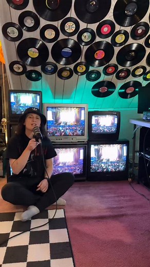 How to Organize Your CD Collection #cd #cdcollection #cdcollector #physicalmedia | LINDSAY | HOPS 🐰