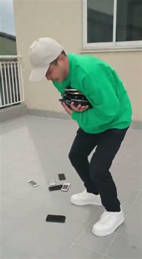 He tried to pick up every single falling phone until he completely lost it