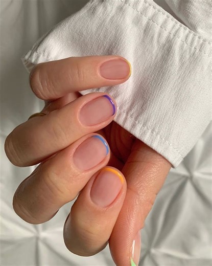 5 manicuras francesas minimalistas y elegantes de colores