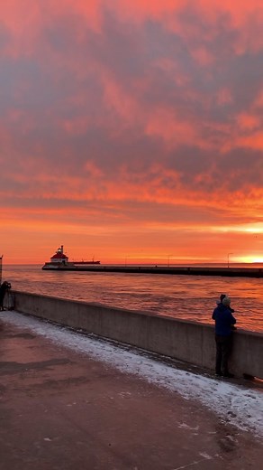 Breathtaking Sunrise Views at Lake Superior