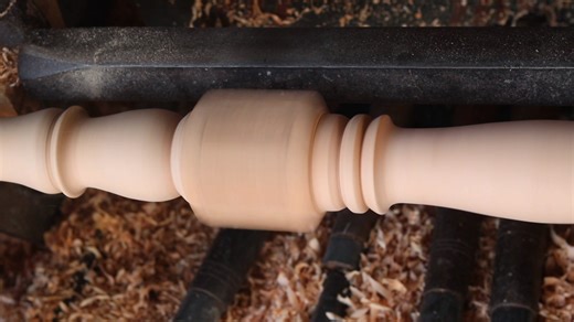 Wood Lathe Machine Working Process – Step-by-Step Turning Guide (Full Demo) The Wood Lathe Machine Working Process is one of the most fundamental and fascinating techniques in woodworking. A wood lathe is used to shape, carve, smooth, and refine wooden pieces by rotating the workpiece at high speed while the craftsman applies different cutting tools. In this complete step-by-step guide, we take you through the entire wood turning process—from machine setup to final finishing—so beginners, hobbyi