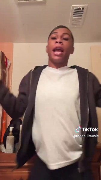 who can make a dance for this I can learn a easy one though 🤣 #ladyofthenight #fyp #challenge #dance #sound