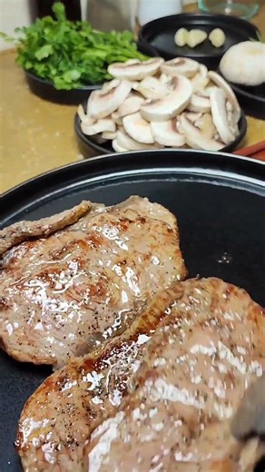 How to prepare pork loin in red wine sauce