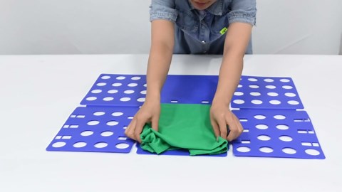 Geniusidea Shirt Folding Board T Shirt Folder for Adults Laundry Room Tough PP Plastic Folding Tool 27.16"x22.44" Easy to Fold Clothes into a Uniform Size, Blue
