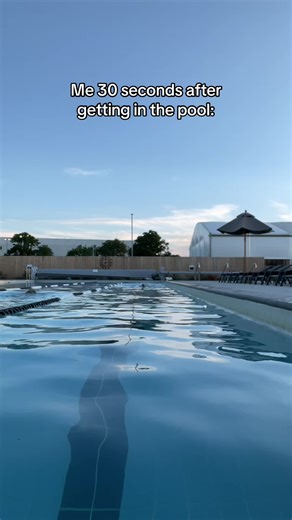 The best feeling❣️ It always helps me to forget everything and just focus on the swimming. Even on some days where I don’t want to, I push myself to get in the pool, and 99% of the time, I feel better after the session! #swimmer #swimtok #swimming #fyp #trending