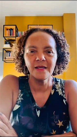 Projeto SETA on Instagram: "Neste Dia Internacional da Educação, celebramos, um marco histórico fundamental para o ensino no Brasil: os 23 anos da Lei 10.639 / de 09.01.03. Esta lei, que torna obrigatório o ensino de história e cultura afro-brasileira, é fruto de uma luta histórica do movimento social, especialmente, do movimento negro, e de intelectuais que reivindicaram uma educação mais justa e representativa. Ana Paula Brandão (@apbrandao), Gestora do Projeto SETA e Diretora Programática da