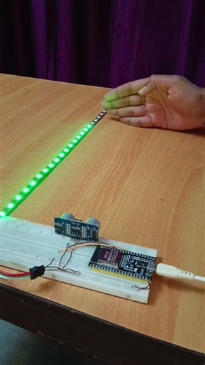 NeoPixel-Based Smart Distance Indicator 🔴🟡🟢 ‪@Praveen_D_N‬