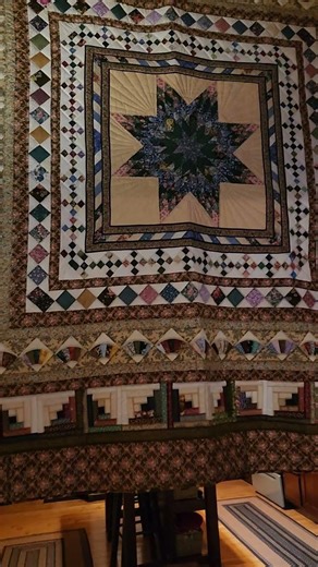 Amish Sadie's Scrappy Quilt- Simple and Complex #AmishQuilts #Quilted #AmishCountry